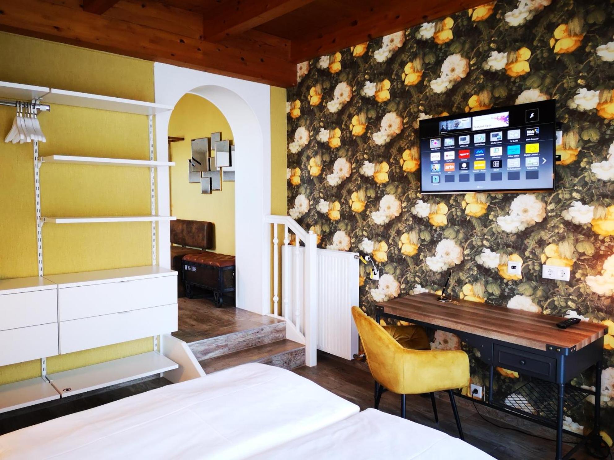Aparthotel "Goldener Hahn Apartments" Bad Waltersdorf Pokoj fotografie